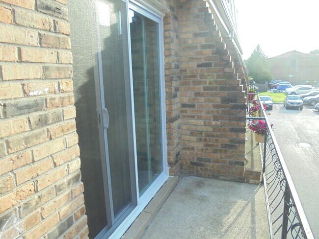 Foto del edificio - 9836 Sayre Ave