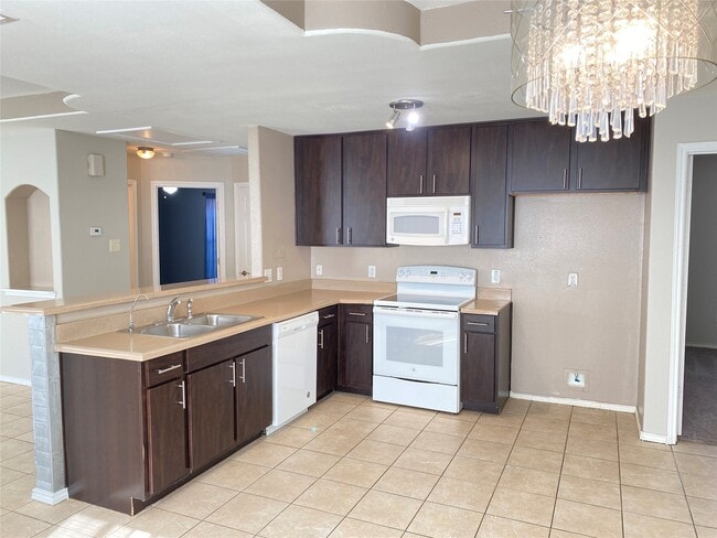 Foto del edificio - 6226 Cottage Pines Dr