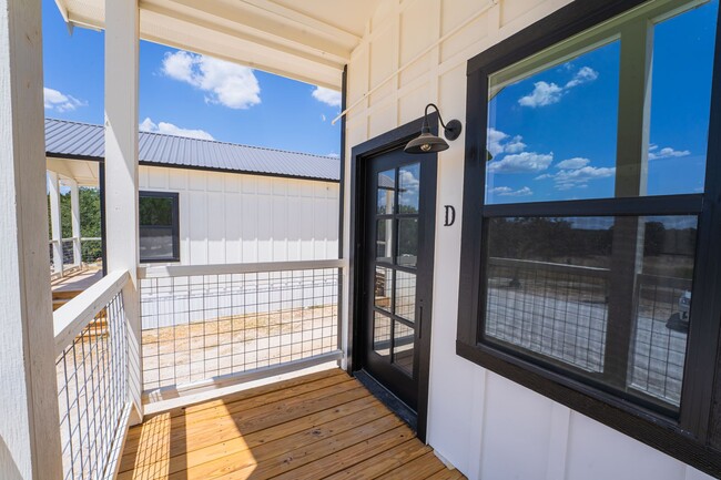 Building Photo - Texas Oaks