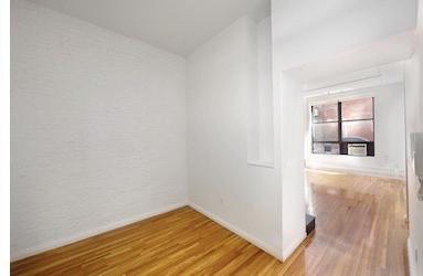 Building Photo - 450 Avenue of the Americas