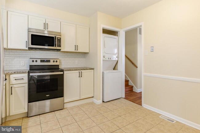 Foto del edificio - 305 American Way