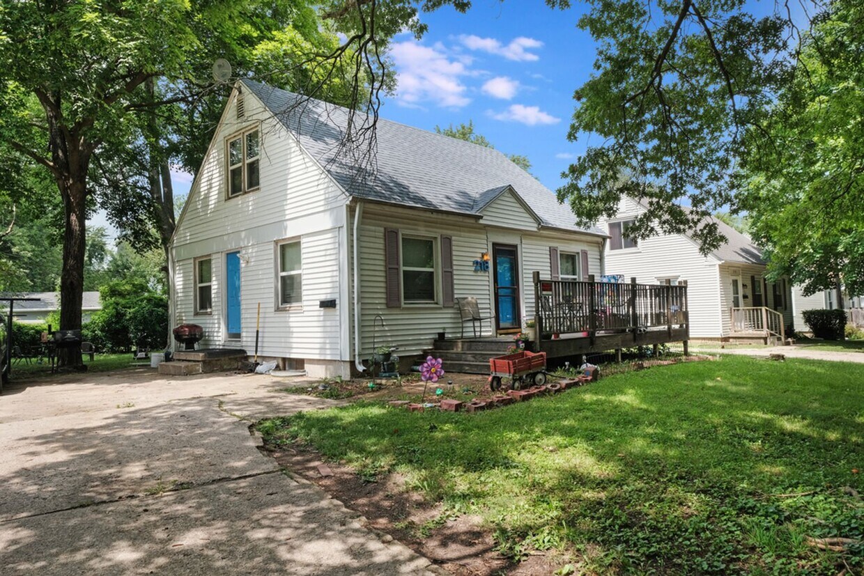 Foto del edificio - 3 BED / 1 BATH  HOUSE IN CENTRAL CHAMPAIGN