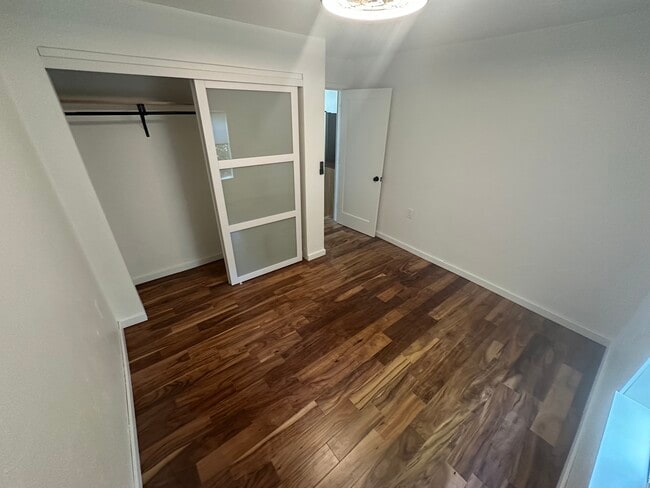 Building Photo - 401 Beaumont Dr