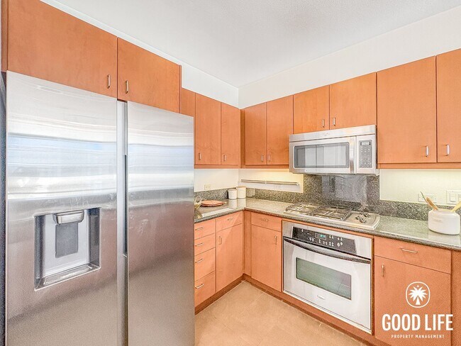 Building Photo - Luminous 2BD/2BA Apartment in East Village with Reserved Parking, City Views & Rooftop Amenities
