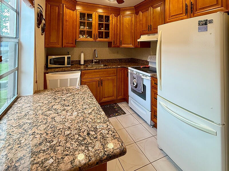 Primary Photo - 380 Piedmont H