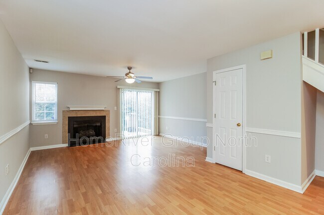 Foto del edificio - 3719 Winborne Ln
