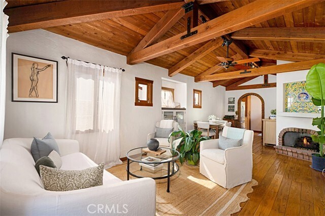 Building Photo - 132 Avenida Miramar