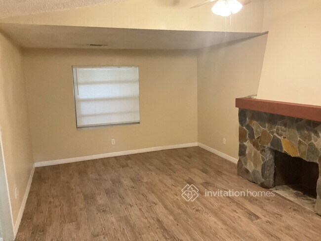 Building Photo - 1101 15th Ave NW