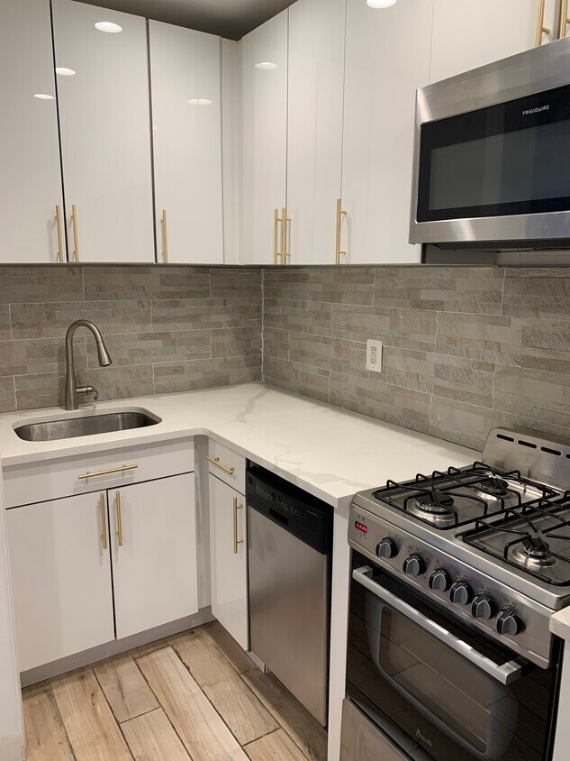 Foto principal - 92 Highland Ave