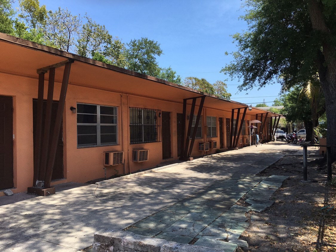 Foto del edificio - 82nd Terrace Apartments