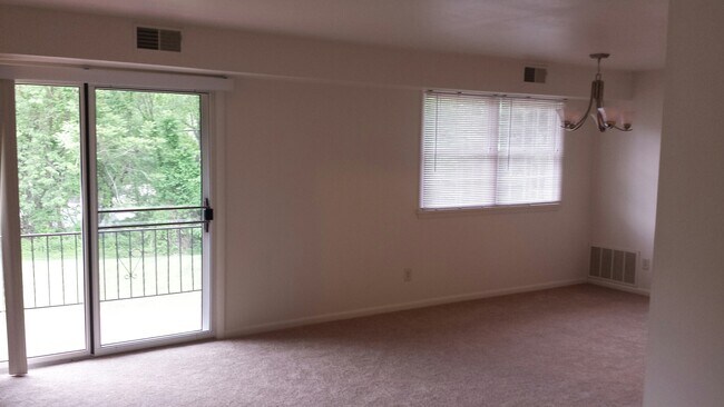 Building Photo - 1105 Peggy Dr