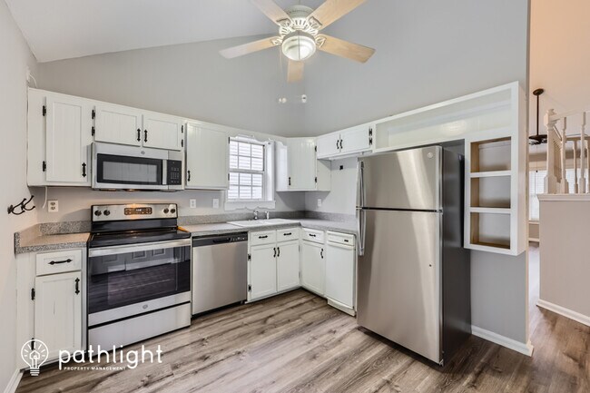 Foto del edificio - 4321 Hampton Hall Ct
