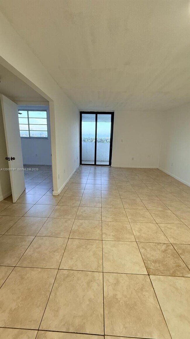 Foto del edificio - 5050 NW 7th St