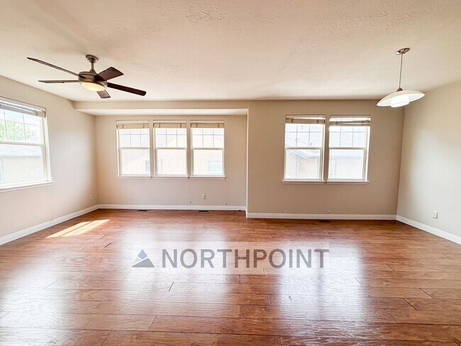 Building Photo - 3 Bed 2 Bath townhome near Jordan River Park!
