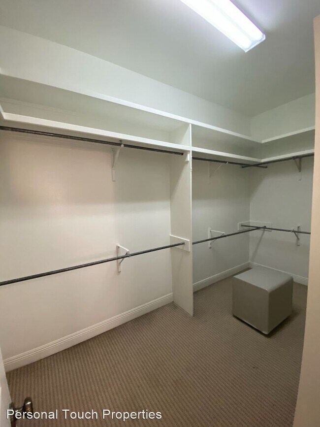 Foto del edificio - 5 br, 3 bath House - 4332 FRENCH VILLAGE AVE