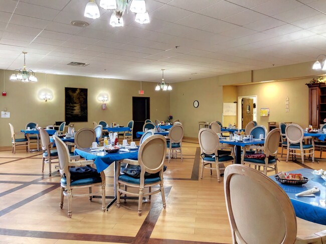 Foto del edificio - Tinley Court Senior Living 55+