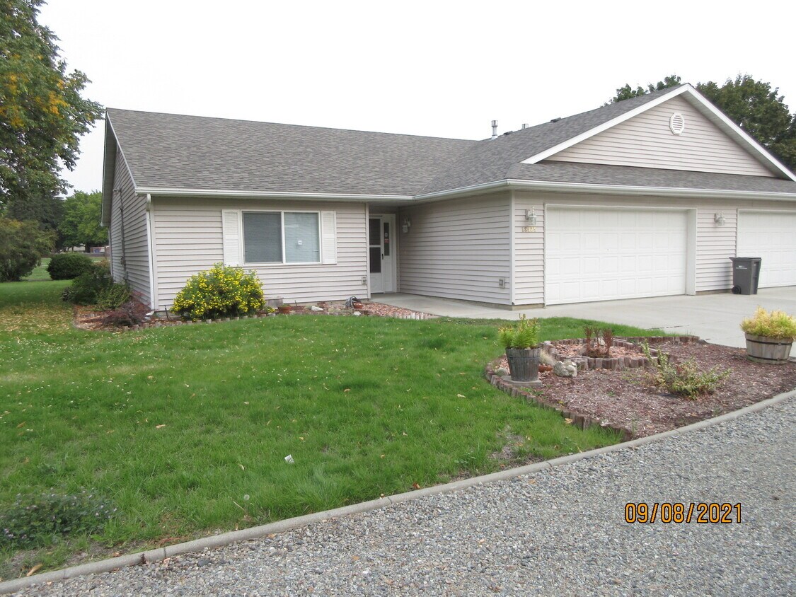 18425 E Sprague duplex front view - 18425 E Sprague Ave