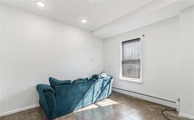 Foto del edificio - 27 Winans Ave