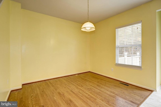 Building Photo - 7045 Water Oak Rd