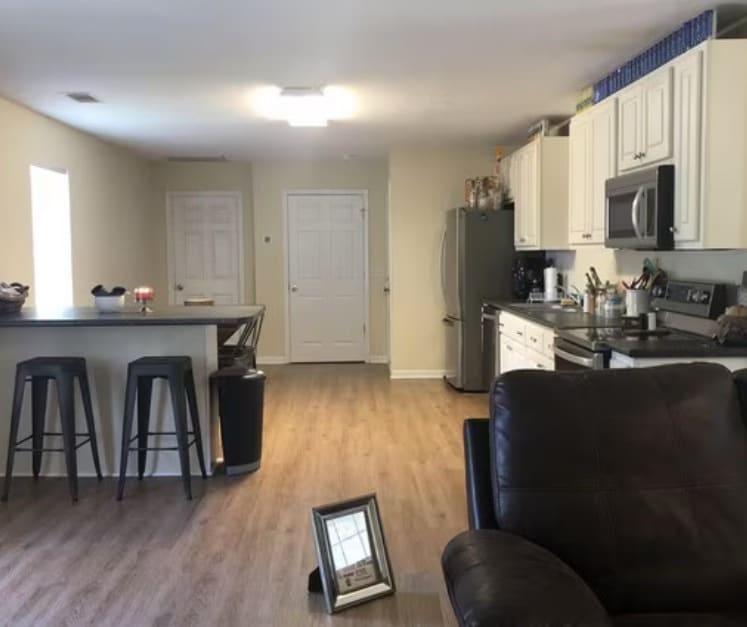 Foto del edificio - 5755 Burkhalter Rd