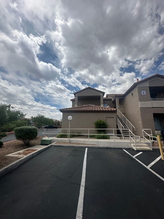 Building Photo - 75 N Valle Verde Dr