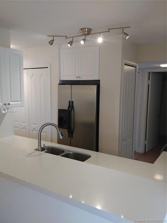 Foto principal - 6315 Gage Pl