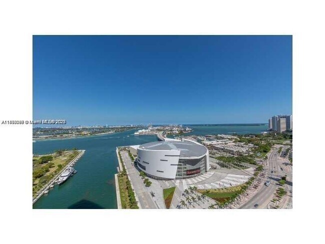 Foto del edificio - 888 Biscayne Blvd