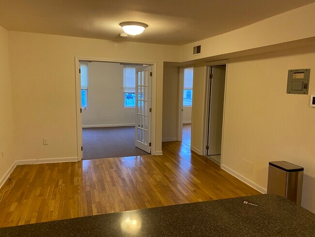 Building Photo - 280 3rd St