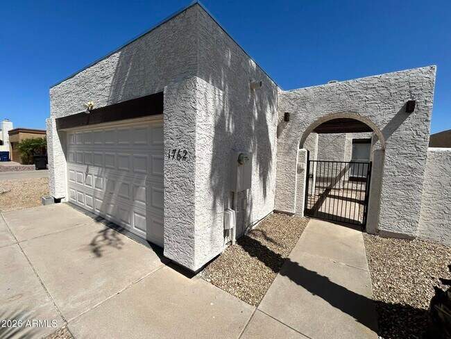 Foto del edificio - 1762 W Colt Rd
