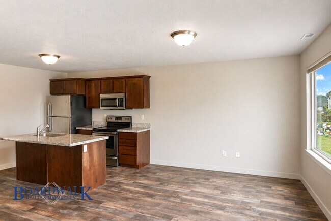 Foto del edificio - Large Herriman 3 Bed 2 Bath Town Home!