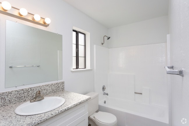 1 Bedroom - Bathroom - The Springs