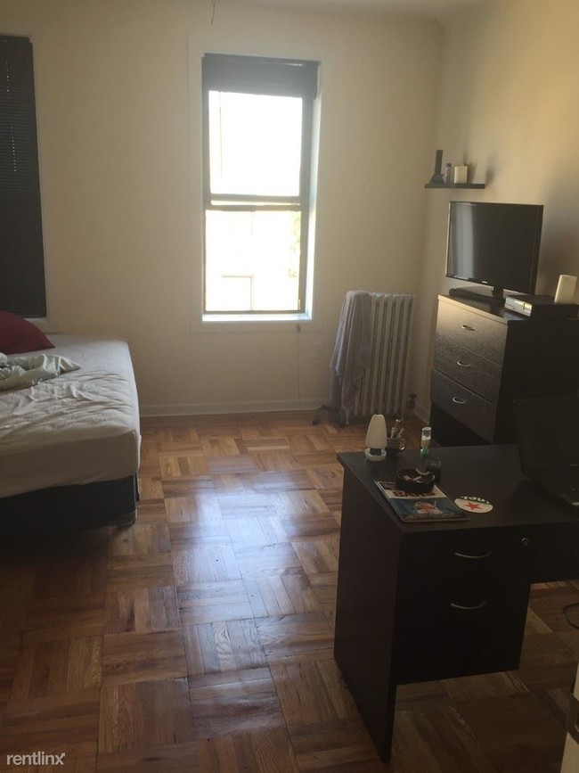 Building Photo - 1 br, 1 bath Apartment - 2548 35th St