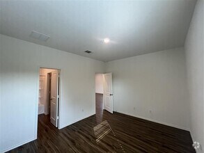 Building Photo - 841 Piney Bend