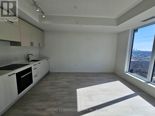 Building Photo - 1 Quarrington Ln