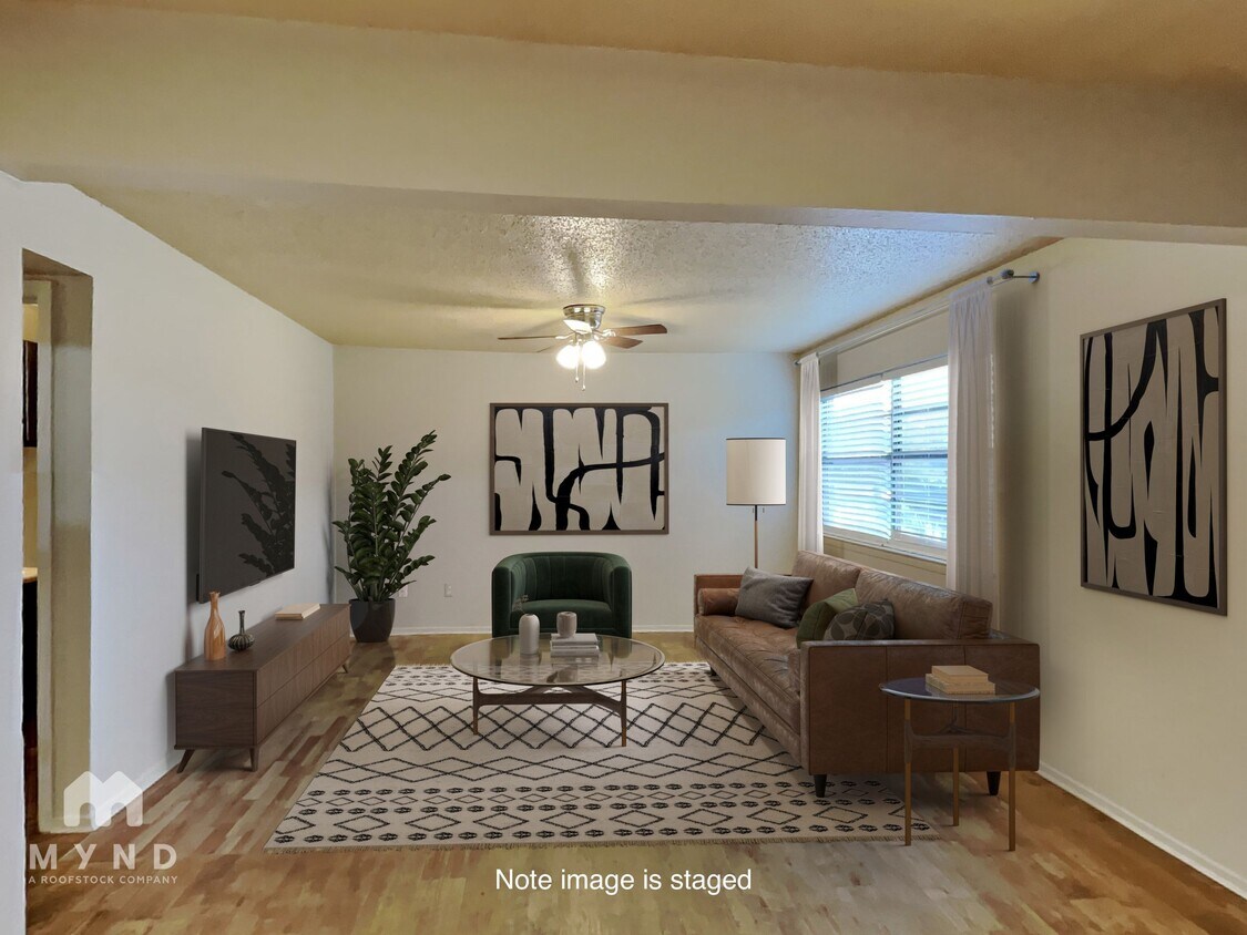 Foto principal - 624 E 3rd St