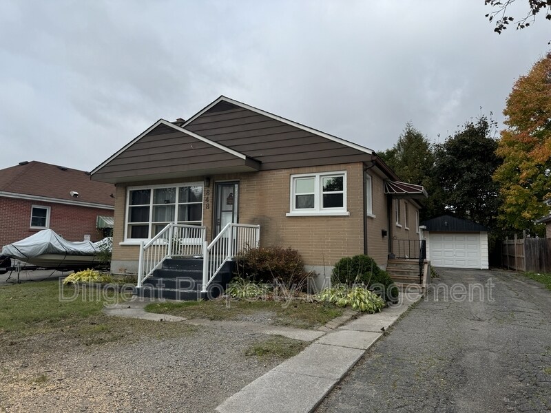 848 Gilbert St, Peterborough, ON K9H 6G5 House for Rent in