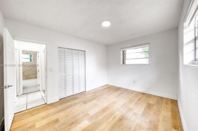 Foto del edificio - 1535 NW 53rd St