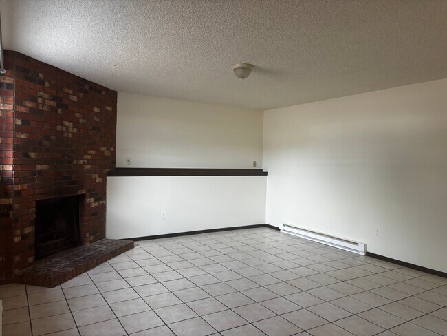 Foto del edificio - 114 Juniper Pl