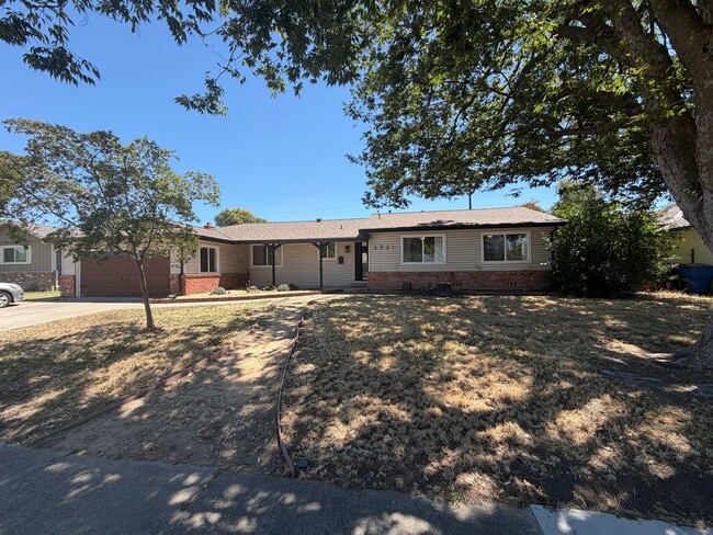 Building Photo - 3 Bedroom | 2 Bathroom | Single family home in Golf Course Terrace