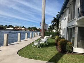 Building Photo - 561 Bayshore Dr