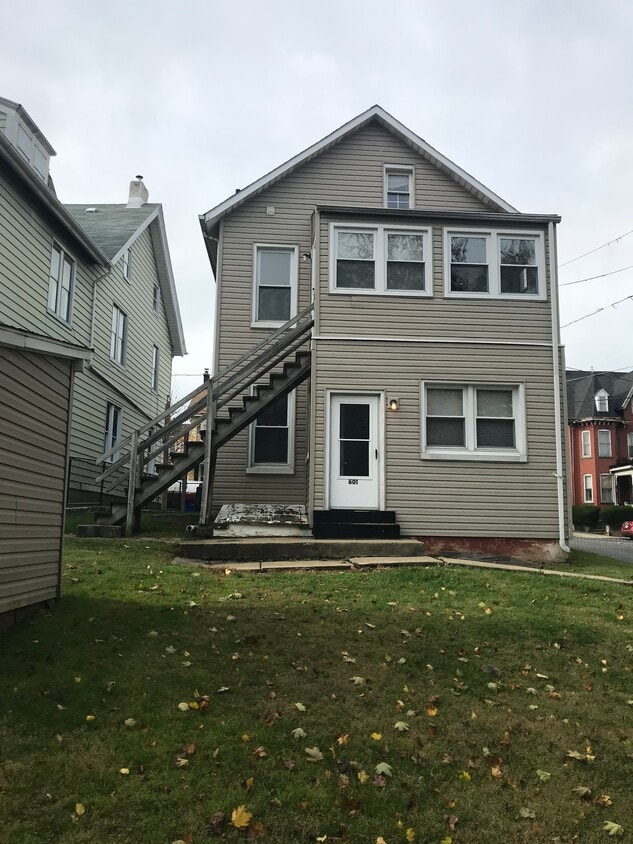 Primary Photo - 601 Pawnee St