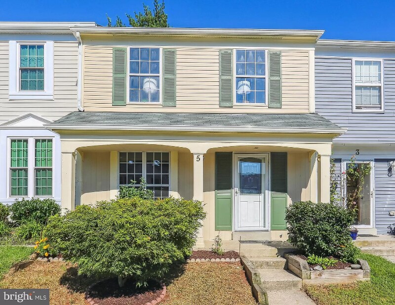 Foto principal - 5 London Bridge Ct