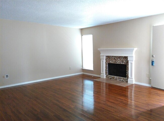Building Photo - 10650 Steppington Dr