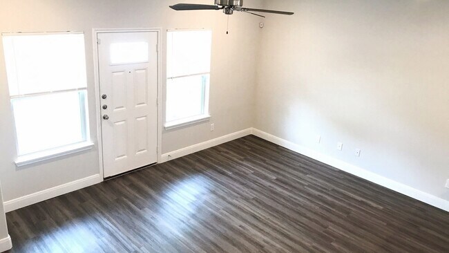 Foto del edificio - 9214 Nyssa Ave