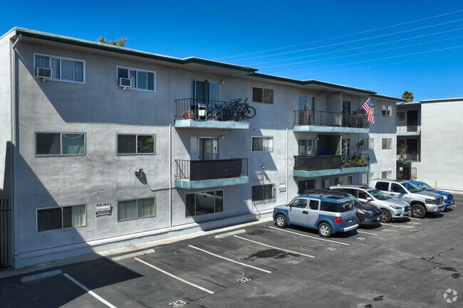 Building Photo - 4885 Cole St