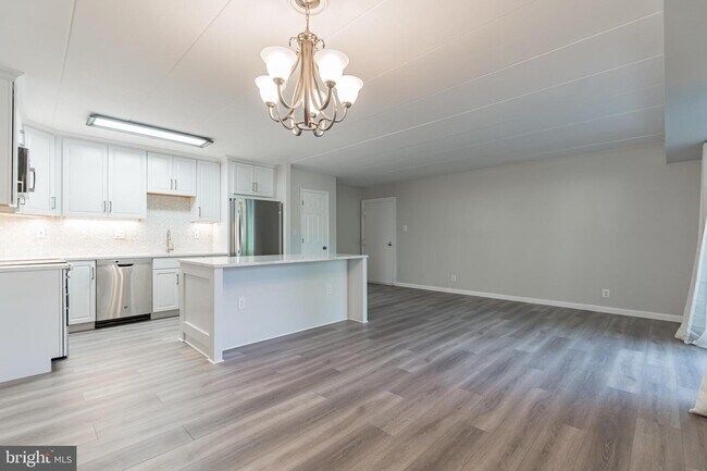 Foto del edificio - 6210 Edsall Rd