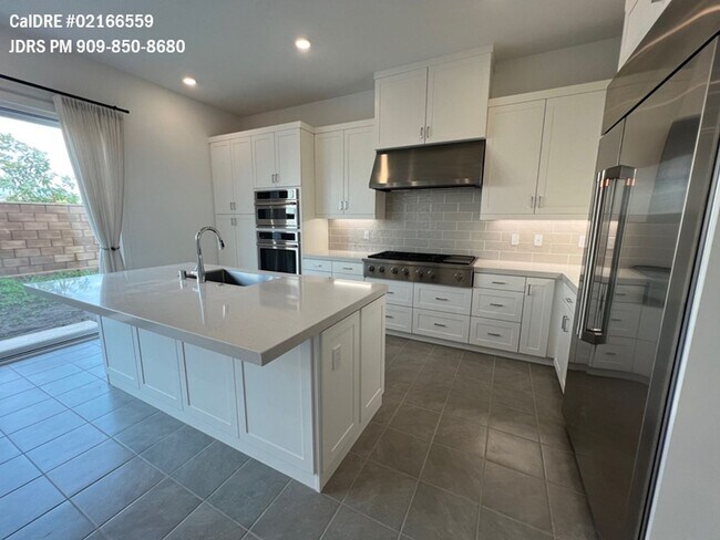 Foto del edificio - Price Lowered! Hacienda Heights 4 Bedroom Home
