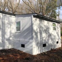 Building Photo - 70 W Smith Rd