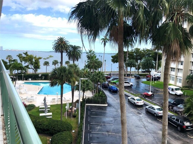 Foto del edificio - 1408 Brickell Bay Dr