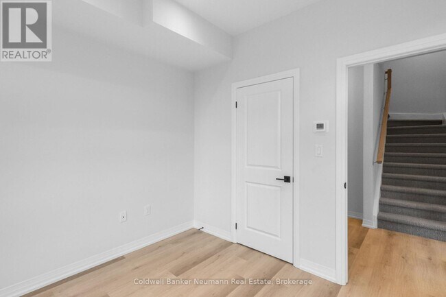 Building Photo - 155 Equestrian Way